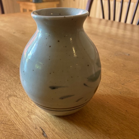 Highland stoneware hand painted miniature vase - Picture 2 of 4